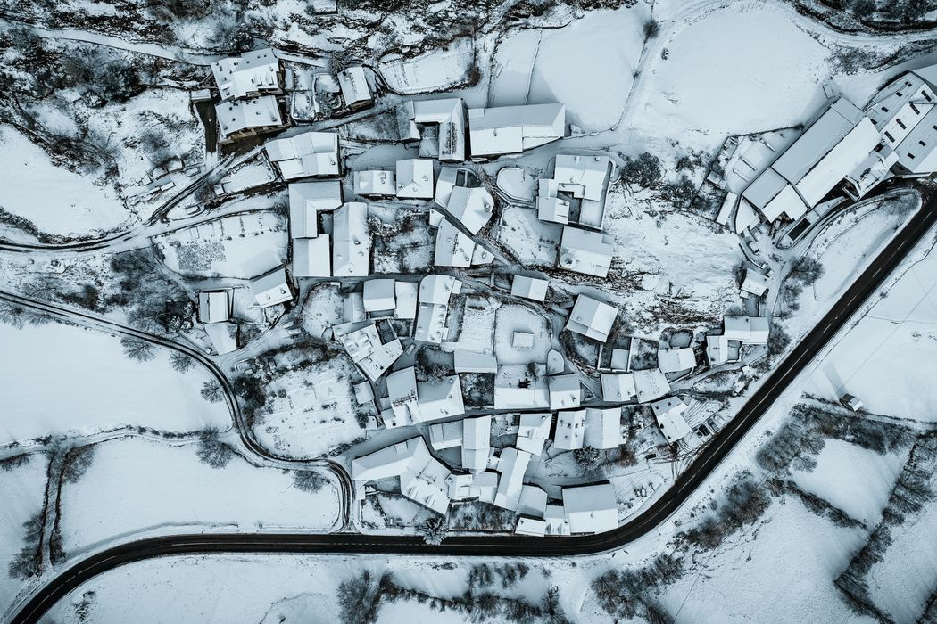 jaume-jovell-chnxVU5Y-Ho-unsplash Test